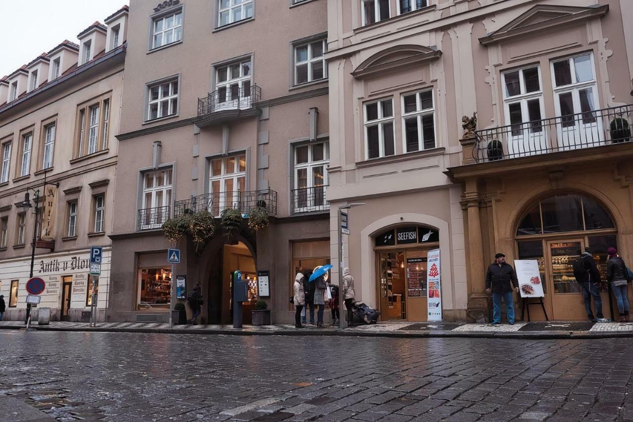 Palace Dlouha Apartments - Old Town Prag Exteriör bild